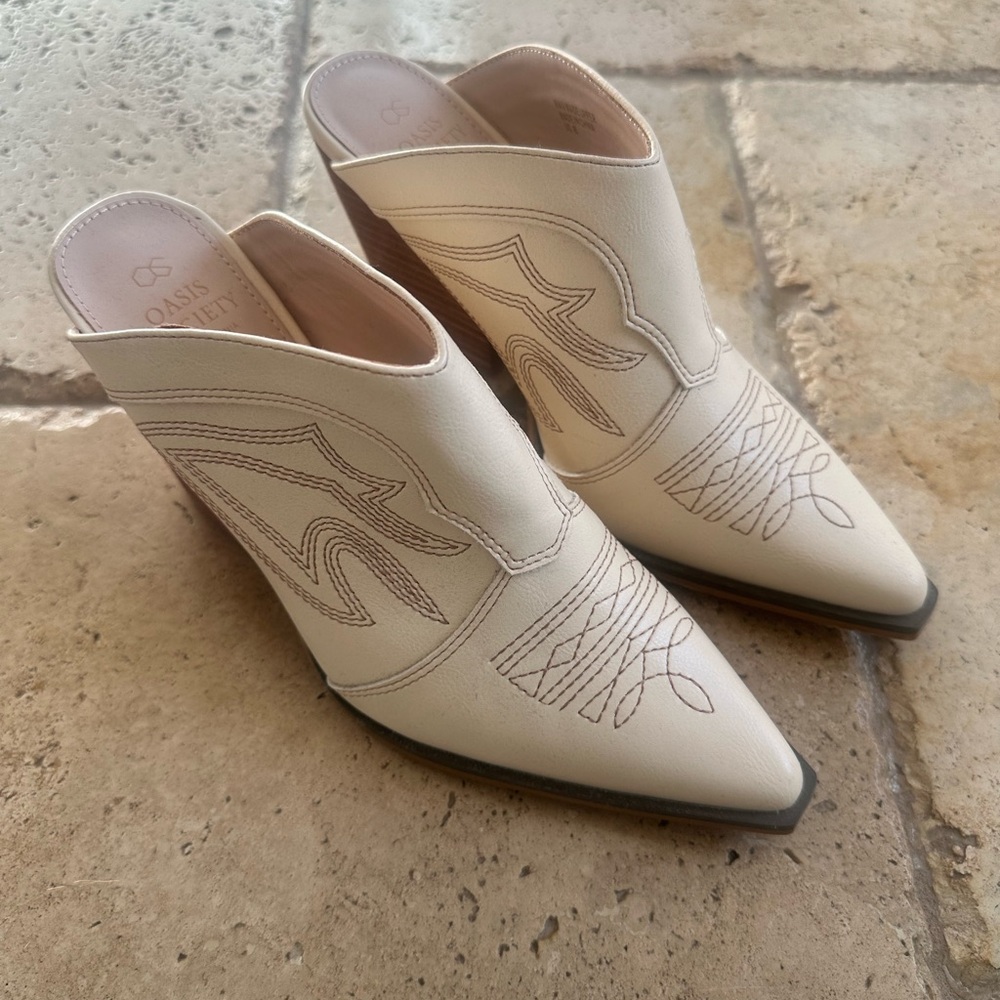 Cream Pointed-Toe Mule Boots